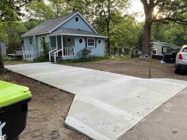 view of front of property