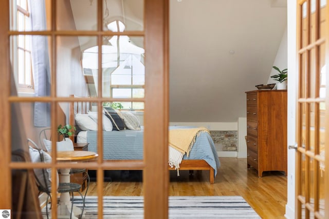 sitting room with hardwood / wood-style floors