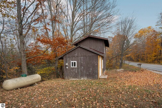 view of outdoor structure