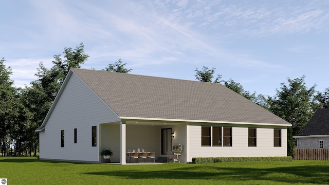 view of front of home featuring a patio and a front yard