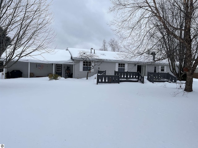 view of front of property