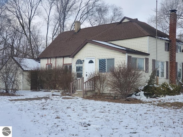 view of front of property