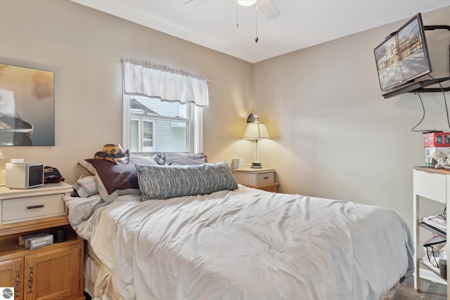 bedroom with ceiling fan