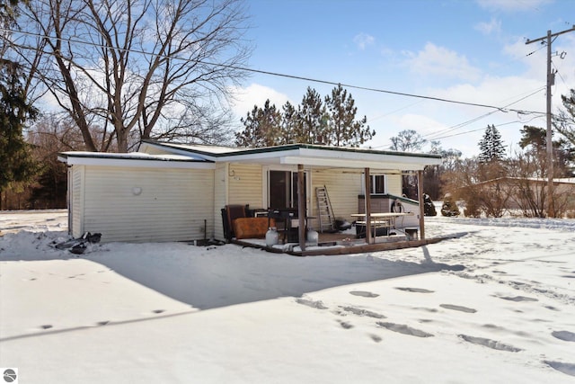 view of front of home with covered porch