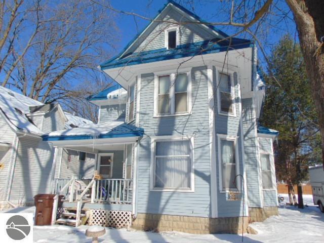 view of front of house featuring a porch