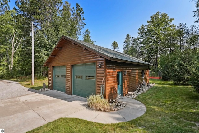 view of detached garage