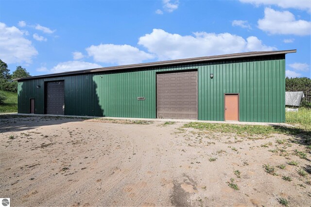 view of outbuilding with an outbuilding