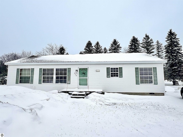 ranch-style home with crawl space