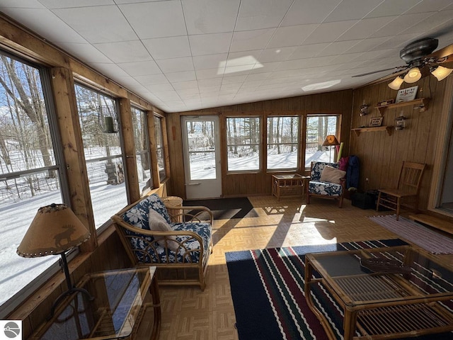 sunroom with vaulted ceiling