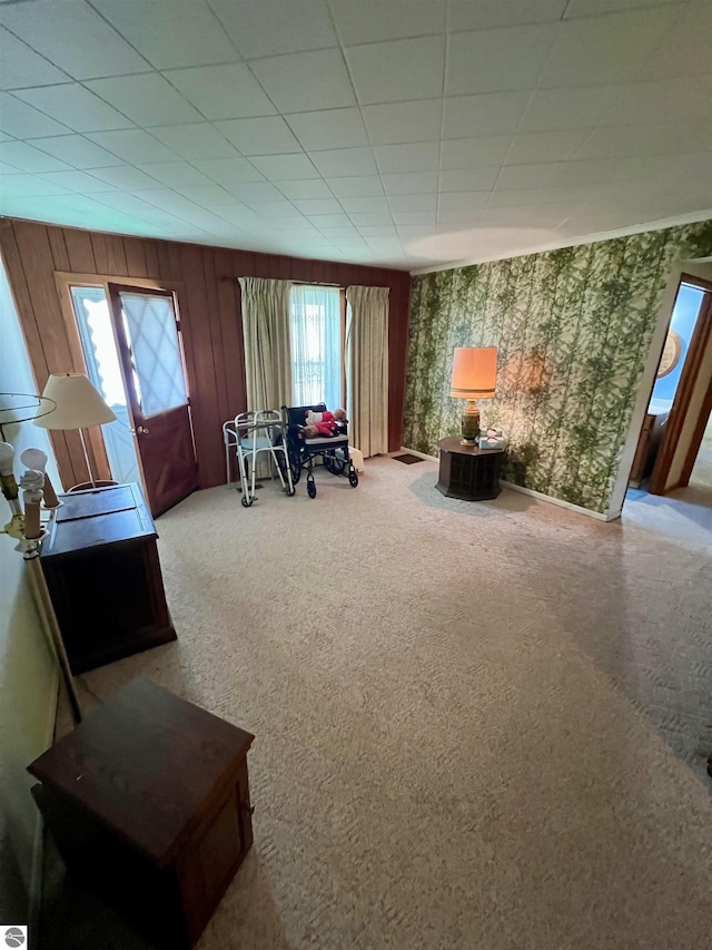 sitting room with carpet