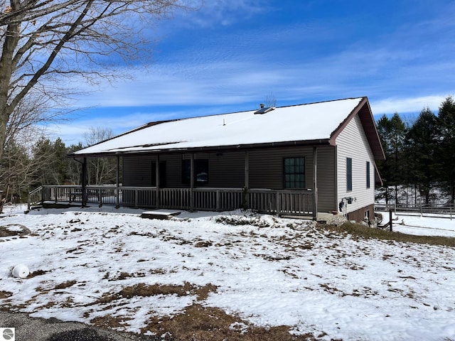 view of front of house with covered porch