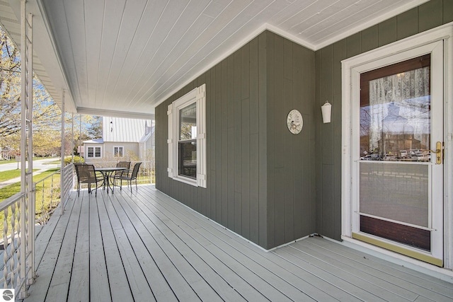 622 Leelanau Ave, Frankfort, MI 49635 - view of wooden deck