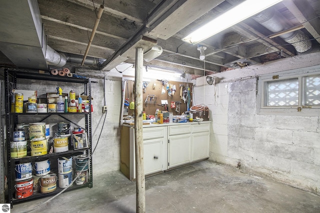 622 Leelanau Ave, Frankfort, MI 49635 - view of below grade area