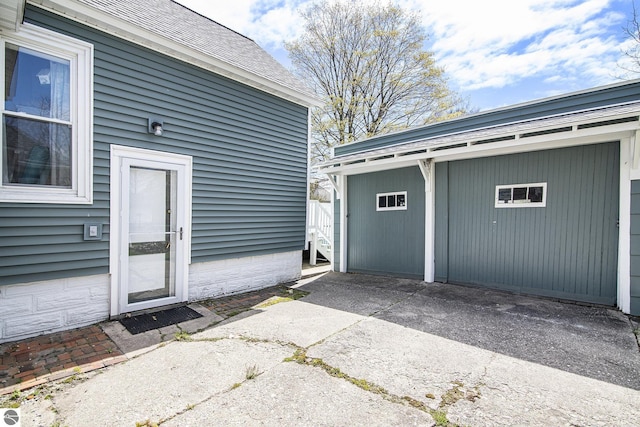 622 Leelanau Ave, Frankfort, MI 49635 - view of garage