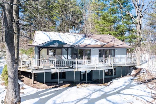 view of front of property featuring a deck