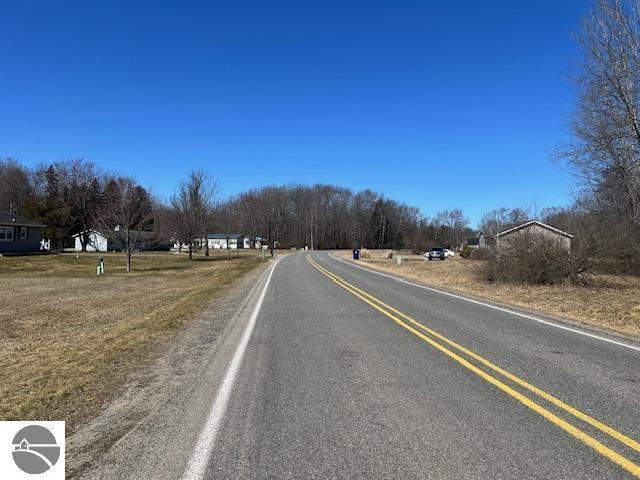 1004 Duquesa Dr, Weidman, MI 48893