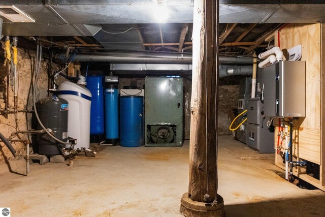 view of unfinished basement