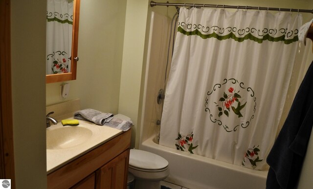 102 James Sq, Roscommon, MI 48653 - full bath with shower / bath combination with curtain, toilet, and vanity