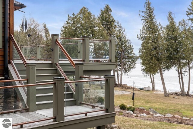 6579 Woods Creek Dr, Charlevoix, MI 49720 - exterior space