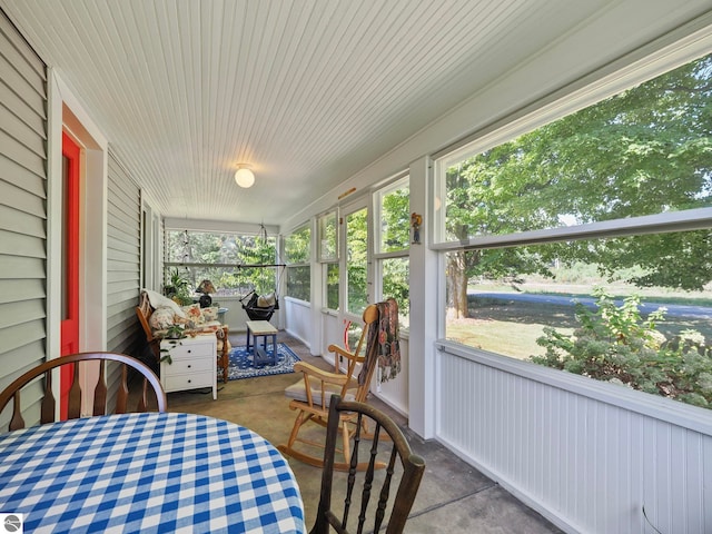 view of sunroom / solarium