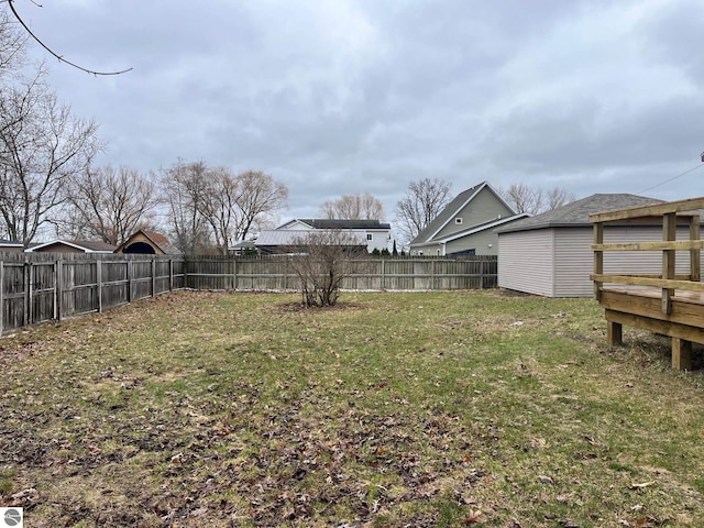 view of yard featuring a fenced backyard