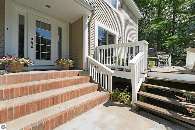 2127 E Timberlane Dr, Traverse City, MI 49686 - view of exterior entry