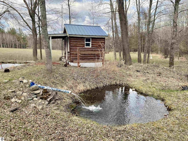 view of outdoor structure with an outdoor structure