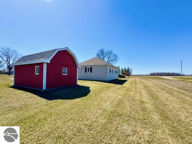 1705 S State Rd, Ithaca, MI 48847 - exterior space with an outdoor structure
