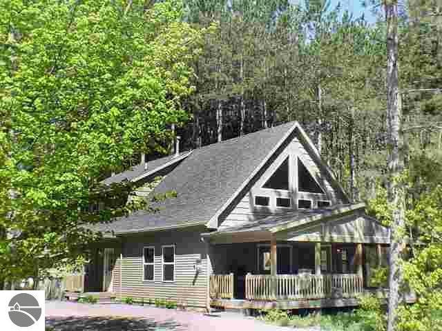 view of front of home featuring covered porch