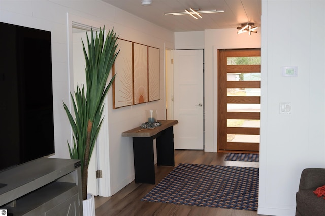 745 S Crescent Ave, Au Gres, MI 48703 - entrance foyer featuring baseboards and wood finished floors