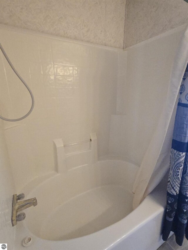 1215 S W County Line Rd, Sumner, MI 48889 - full bath featuring shower / bath combo