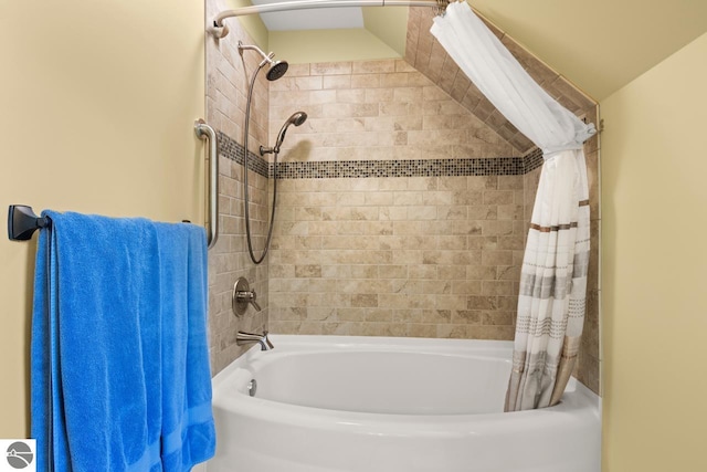 4201 N High Bluffs Dr, Leland, MI 49654 - full bath with shower / tub combo with curtain