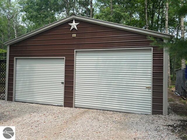 view of detached garage