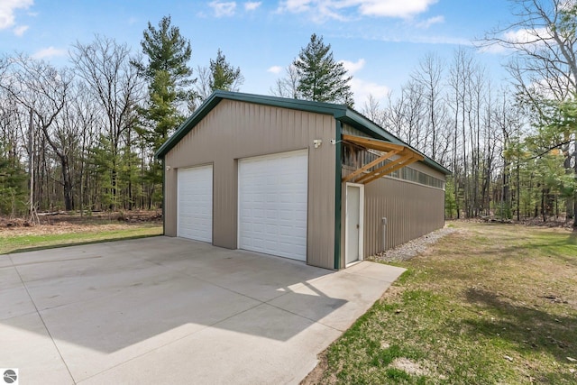 view of detached garage