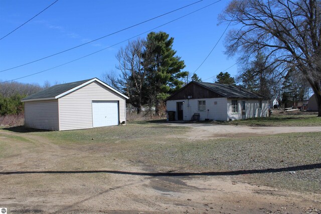 20122 Hayes Rd, Big Rapids, MI 49307 - detached garage featuring driveway