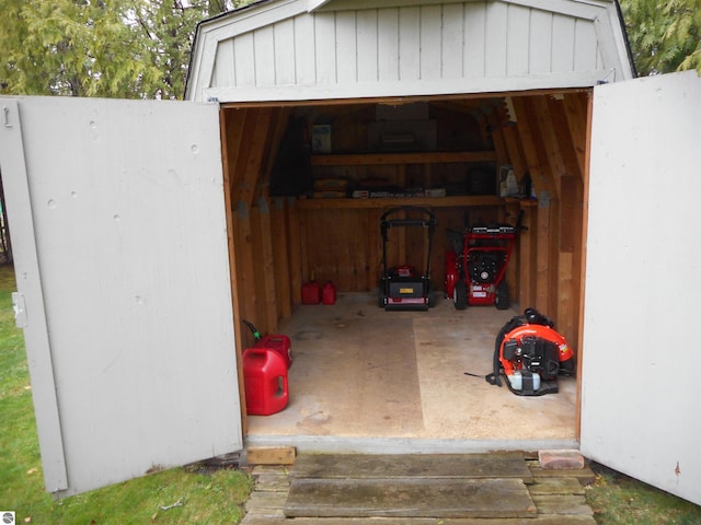 view of outbuilding featuring an outbuilding
