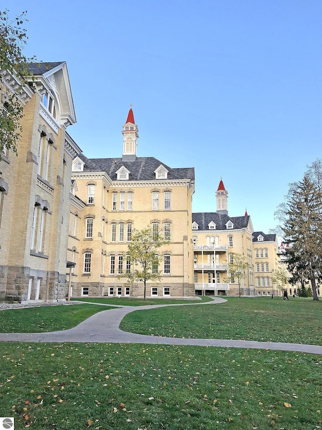 view of building exterior
