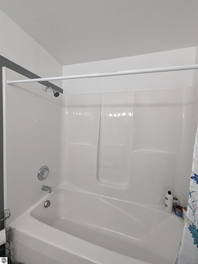 full bath featuring shower / bath combo