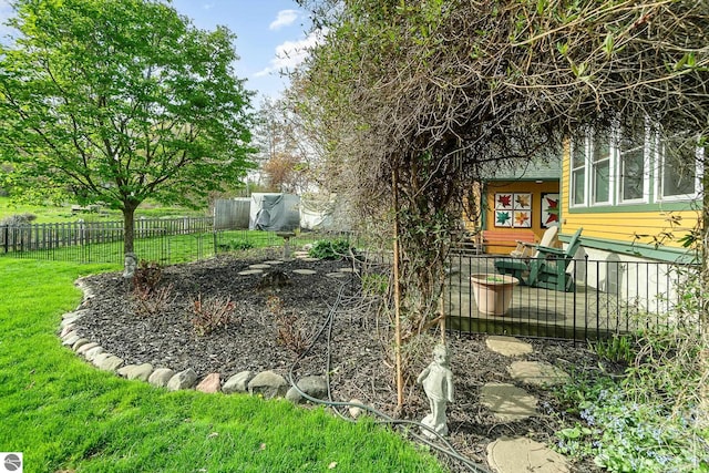 view of yard featuring a fenced backyard