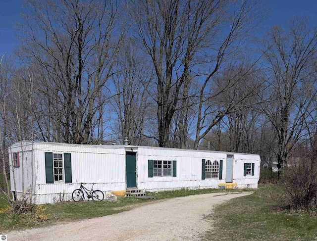 manufactured / mobile home with entry steps