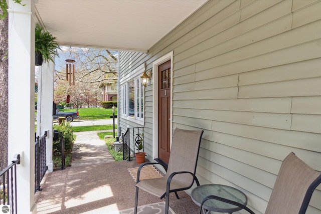view of patio / terrace with covered porch