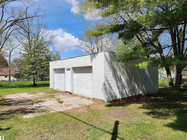 view of detached garage