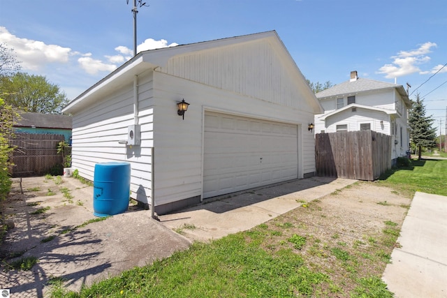 1040 Eastward St, Alma, MI 48801 - detached garage with fence