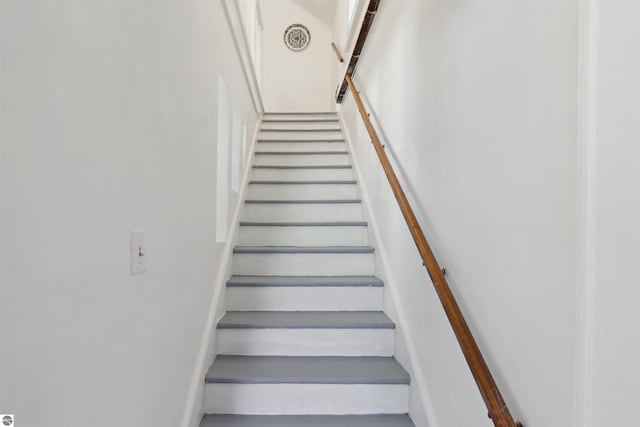 1040 Eastward St, Alma, MI 48801 - stairway with baseboards