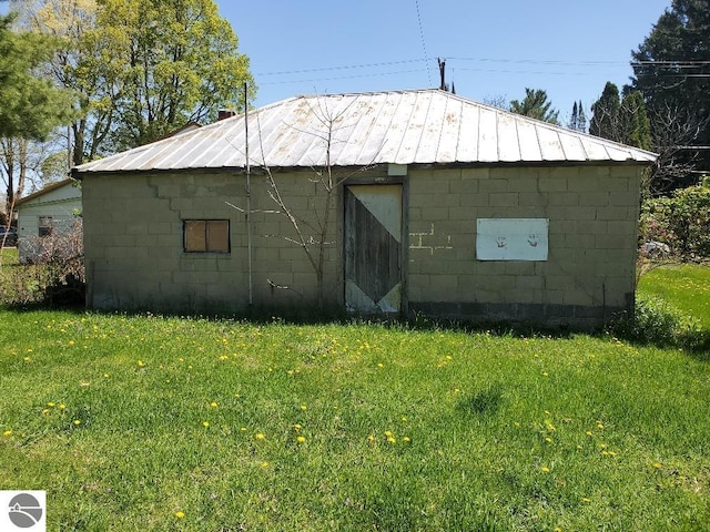 312 S Brown St, Edmore, MI 48829 - view of outbuilding