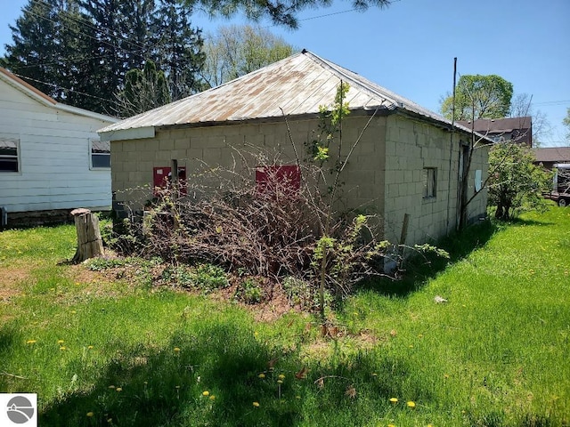 312 S Brown St, Edmore, MI 48829 - view of outdoor structure