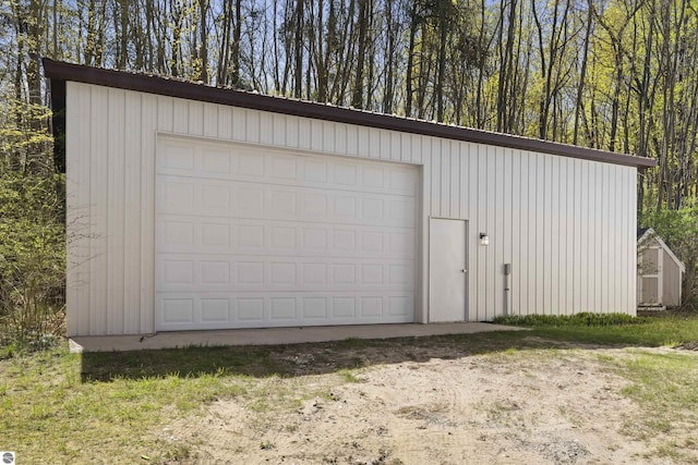 view of detached garage