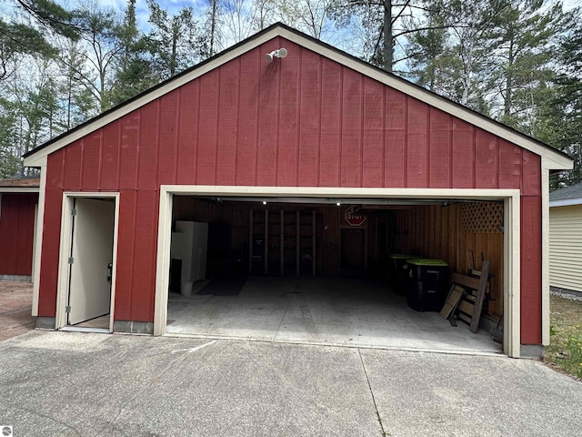 view of detached garage