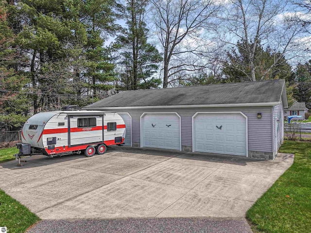 8805 Iroquois Trl, Saint Helen, MI 48656 - detached garage with fence