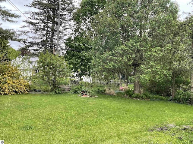 630 N State St, Alma, MI 48801 - view of green lawn
